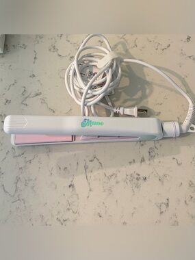 Mane White and Pink Hair Straightener Flat Iron